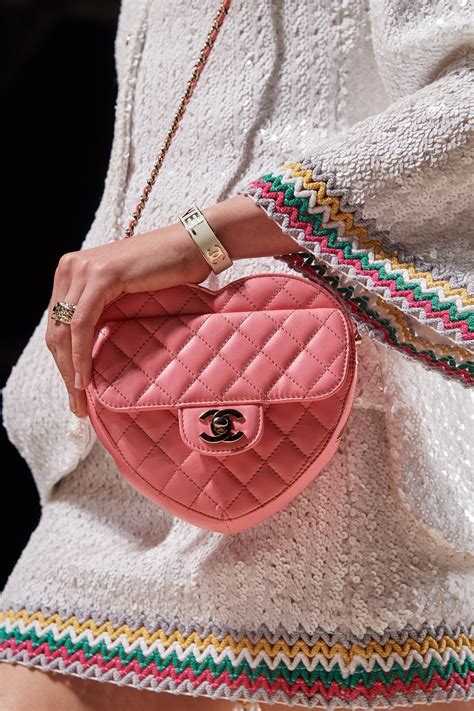 borsa cuore chanel|moda chanel borse.